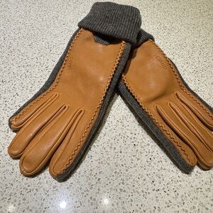 Orvis Women’s Gloves in Tan Leather and Gray Wool - large (like new)